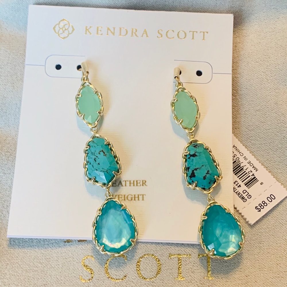 Kendra Scott drop earrings